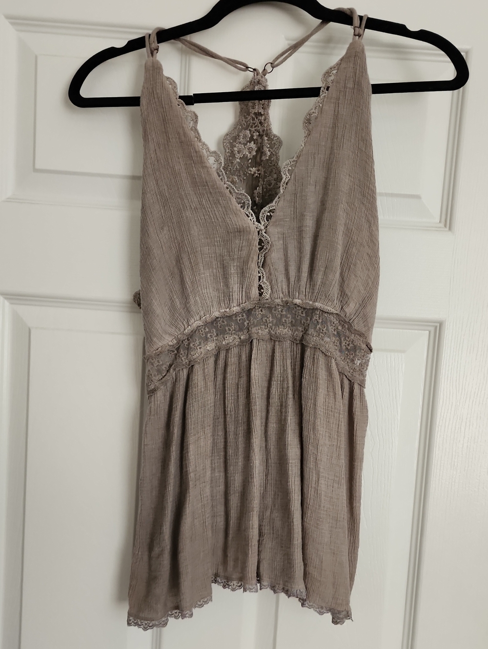 Lace-Trim V-Neck Women’s Tank Top - Taupe